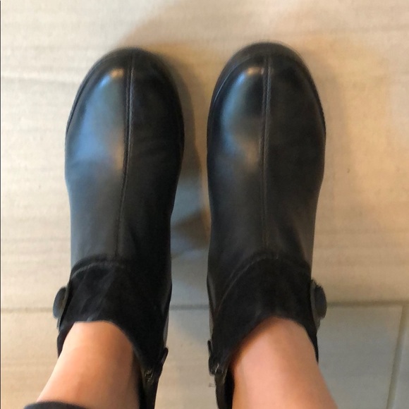 Clarks Indigo ankle bootie - Picture 1 of 9